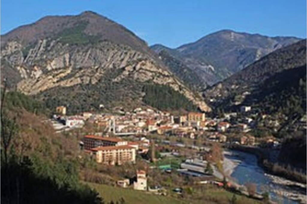 2P Au Coeur Des Montagnes Avec Piscine Chauffee Lägenhet Puget-Théniers Exteriör bild